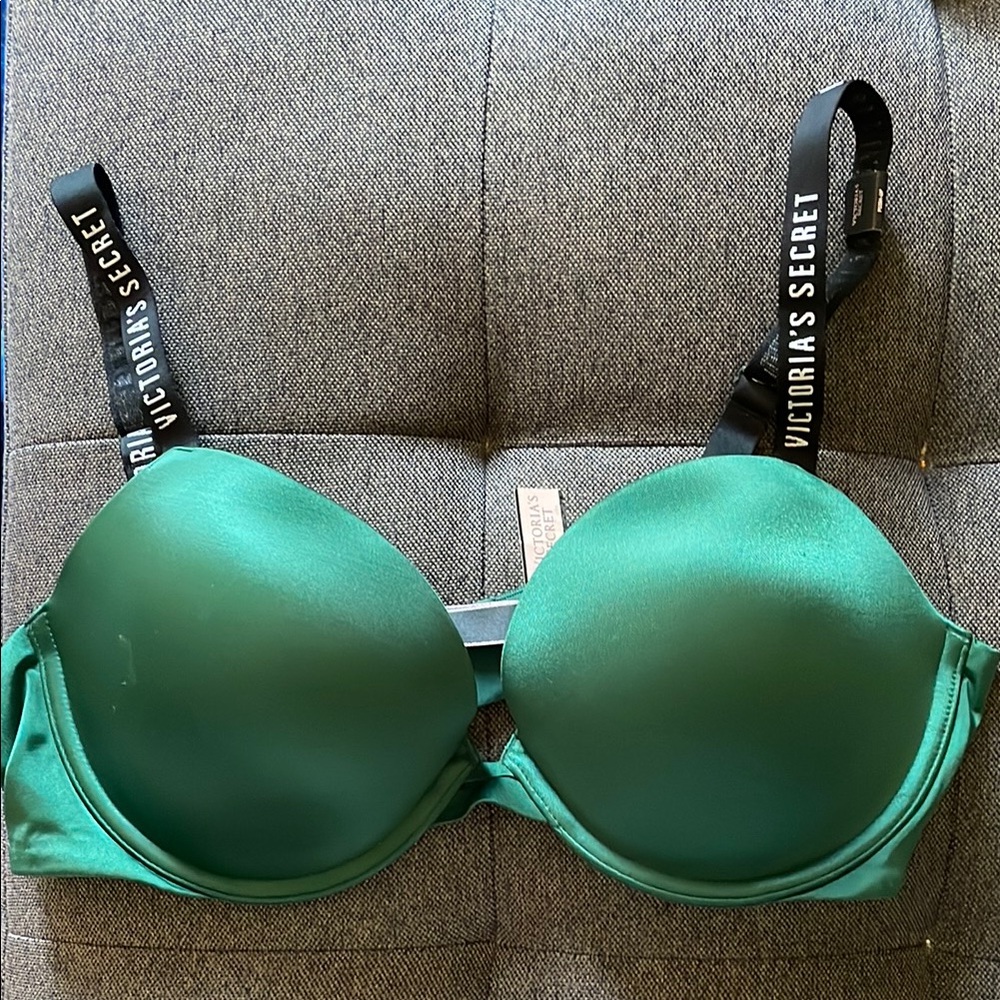 Victoria's Secret Green Push-Up Bra